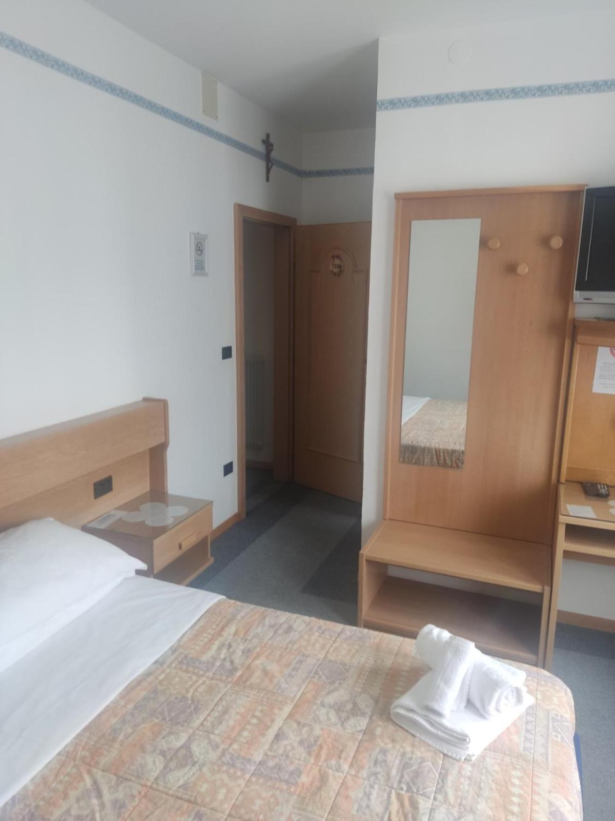 Albergo Aurora Canzolino ภายนอก รูปภาพ