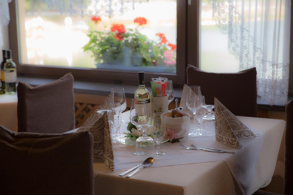 Albergo Aurora Canzolino ภายนอก รูปภาพ