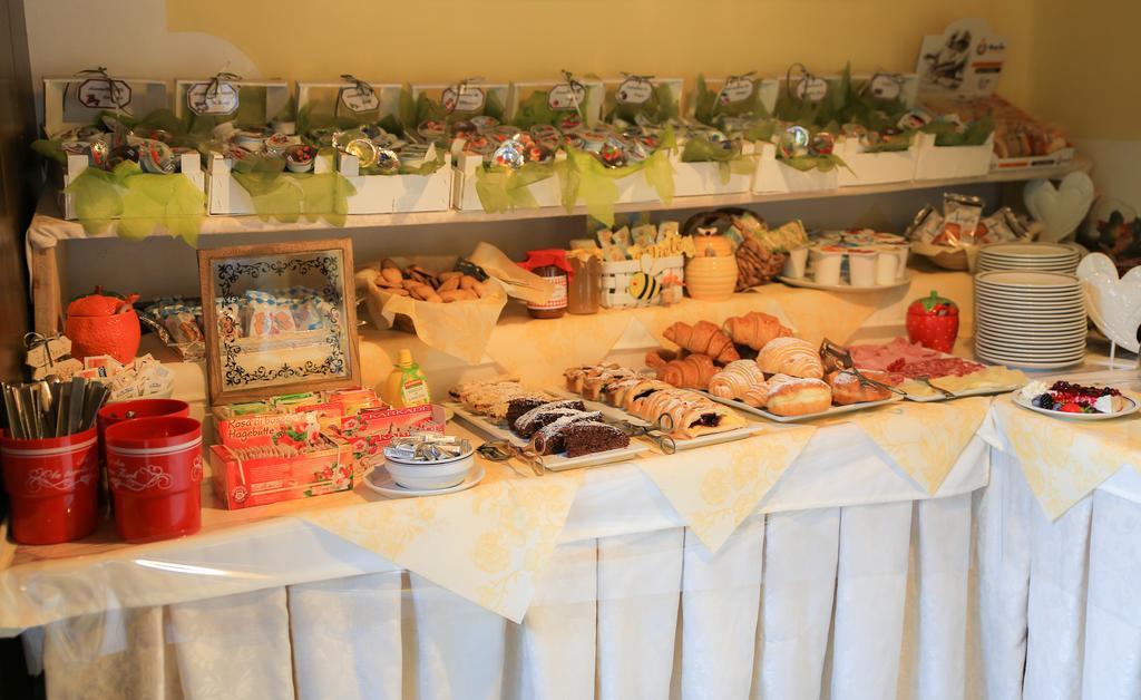 Albergo Aurora Canzolino ภายนอก รูปภาพ